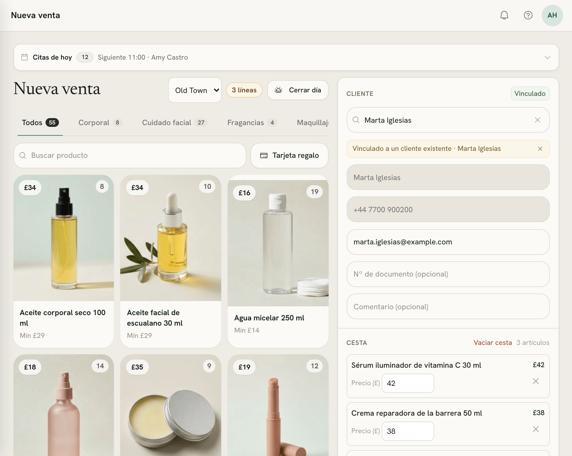 Nueva venta con las fotos de los productos a la izquierda y el cliente y la cesta a la derecha