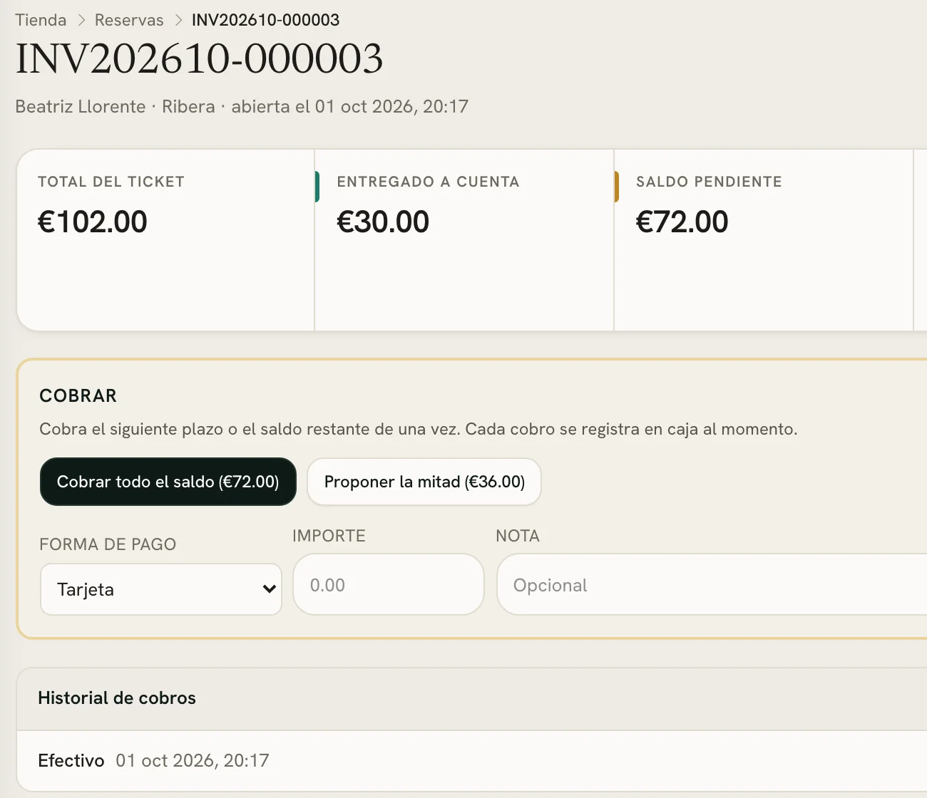 Una reserva: el total del ticket, lo pagado hasta ahora y lo que queda por pagar.
