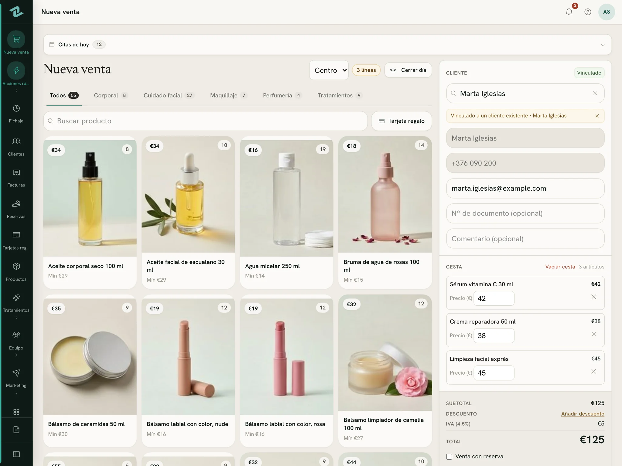 El TPV de Zero POS en una tableta, con dos productos de cosmética y un facial en la misma cesta.